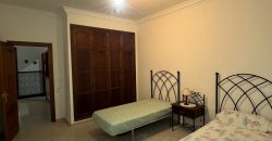 CASA CON COCHERA EN FUENTES DE ANDALUCIA.