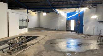 NAVE EN CARRETERA DE CARMONA.