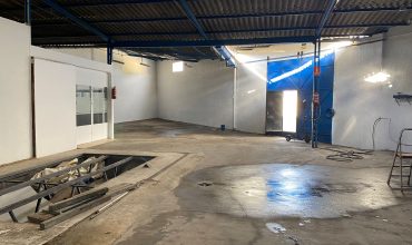 NAVE EN CARRETERA DE CARMONA.