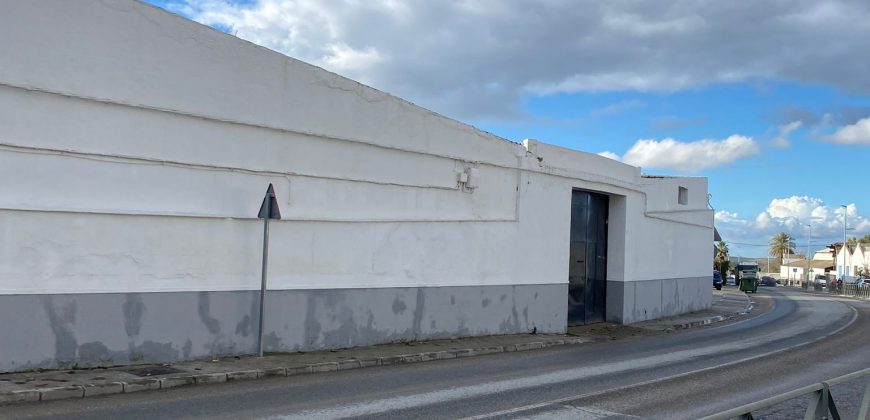 NAVE EN CARRETERA DE CARMONA.