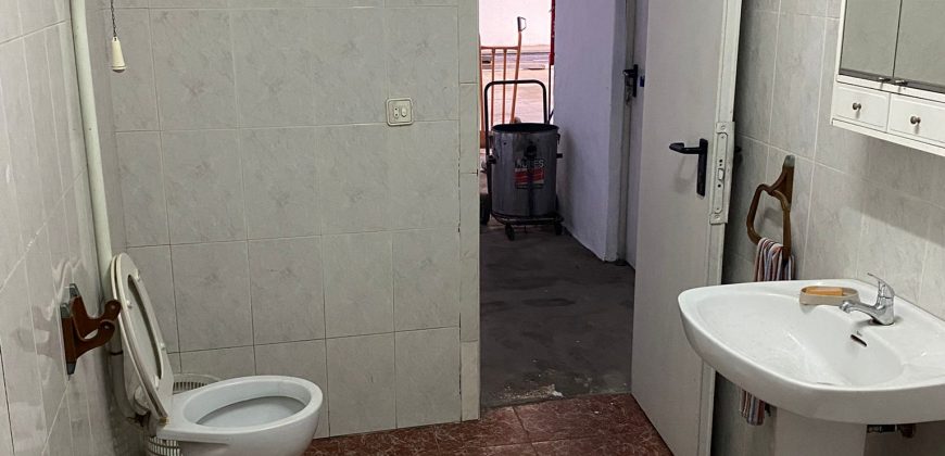 NAVE EN CARRETERA DE CARMONA.