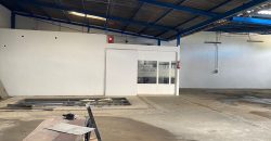 NAVE EN CARRETERA DE CARMONA.