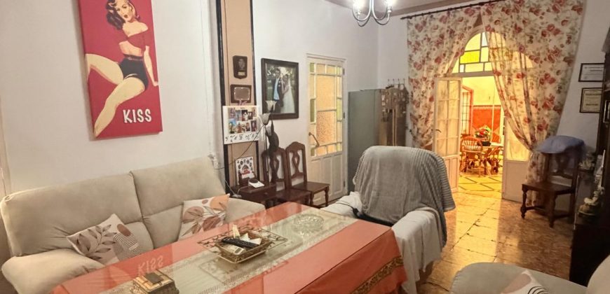 CASA SEÑORIAL EN CALLE ESPIRITU SANTO!