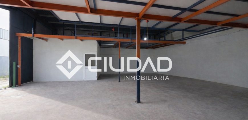 Nave industrial en la zona de la Feria – Lebrija
