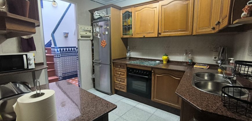 PISO INDEPENDIENTE EN SEGUNDA PLANTA EN EL CENTRO.