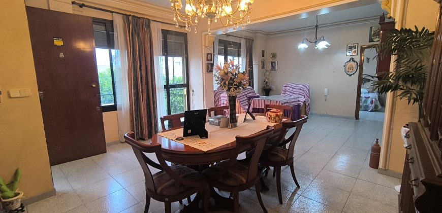 PISO INDEPENDIENTE EN SEGUNDA PLANTA EN EL CENTRO.