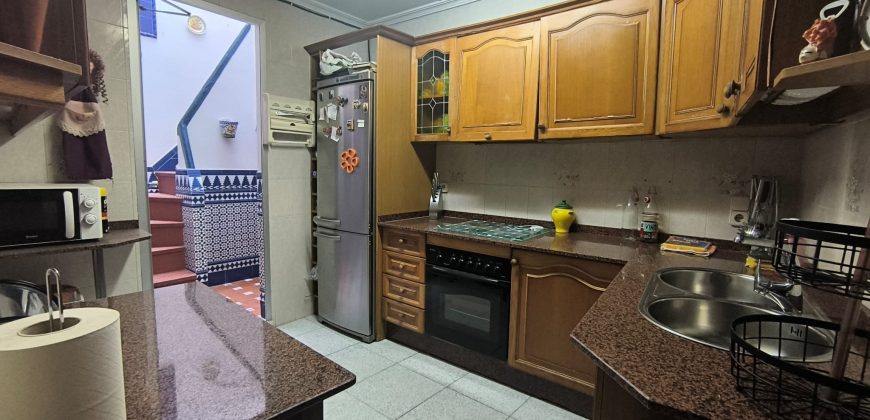 PISO INDEPENDIENTE EN SEGUNDA PLANTA EN EL CENTRO.