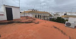 PISO INDEPENDIENTE EN SEGUNDA PLANTA EN EL CENTRO.