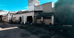 MAGNIFICO TERRENO CON 2 CASAS