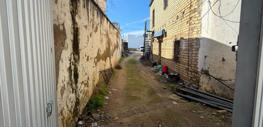 MAGNIFICO TERRENO CON 2 CASAS