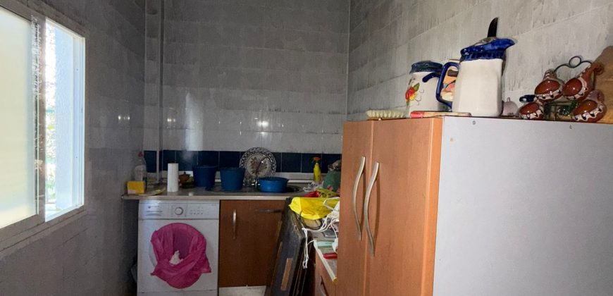 MAGNIFICO TERRENO CON 2 CASAS