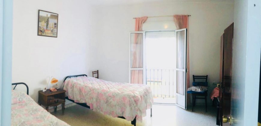 MAGNIFICA VIVIENDA EN EL CENTRO CALLE MOGROLLOS