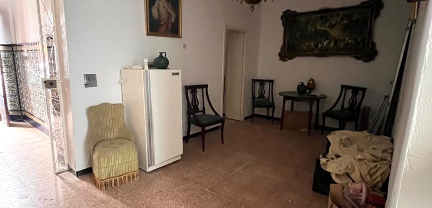 CASA DE DOS PLANTAS CON COCHERA.