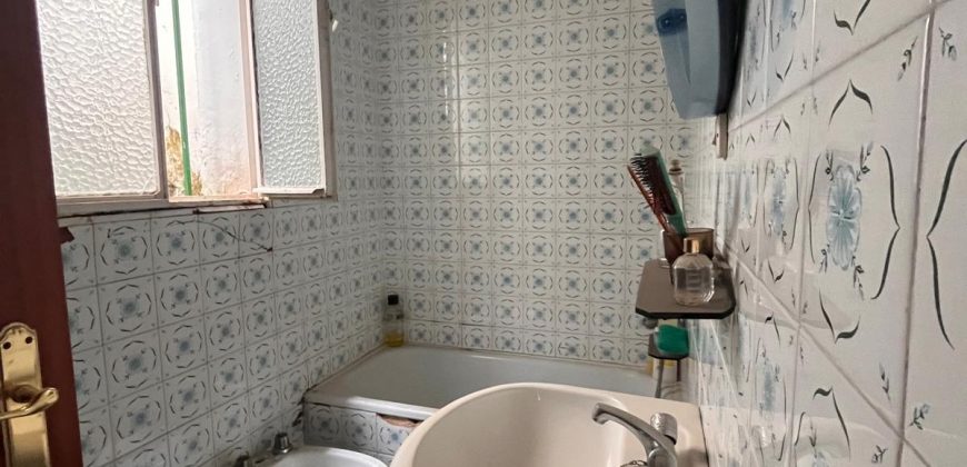 CASA DE DOS PLANTAS CON COCHERA.