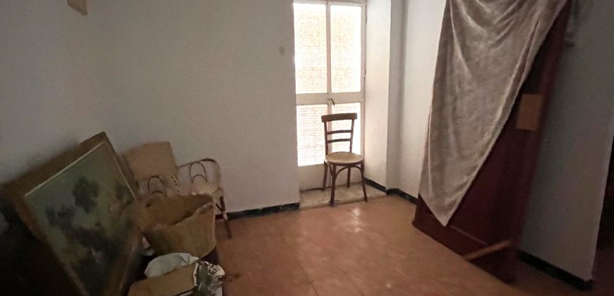 CASA DE DOS PLANTAS CON COCHERA.