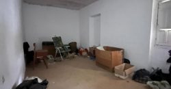 CASA DE DOS PLANTAS CON COCHERA.