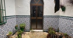 CASA DE DOS PLANTAS CON COCHERA.