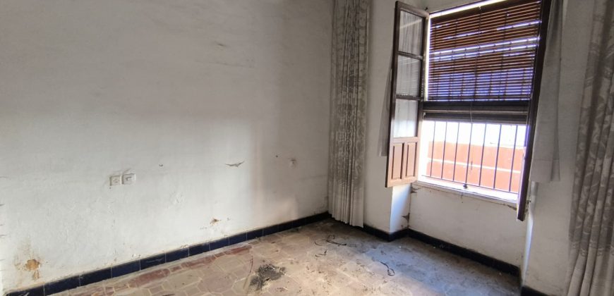 CASA PARA REFORMA INTEGRAL O DERRIBO CON GRAN PATIO EN EL CENTRO DE MAIRENA