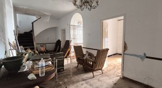 CASA PARA REFORMA INTEGRAL O DERRIBO CON GRAN PATIO EN EL CENTRO DE MAIRENA