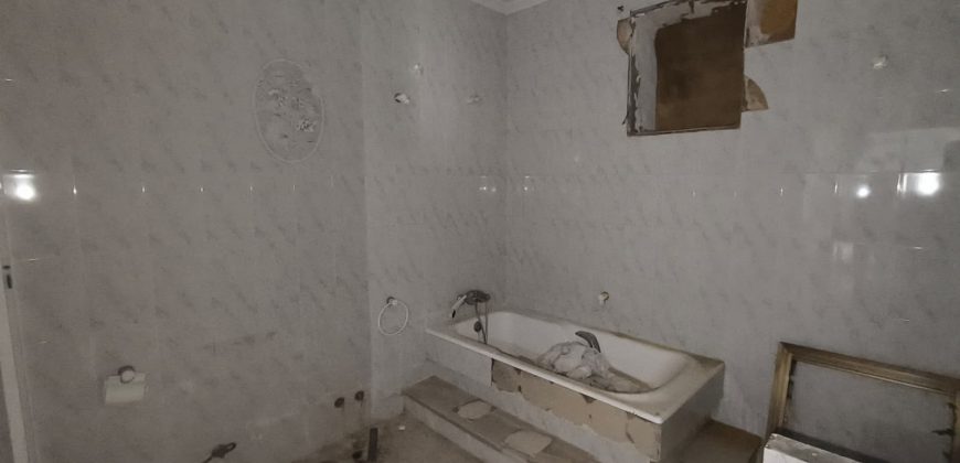 CASA PARA REFORMA INTEGRAL O DERRIBO CON GRAN PATIO EN EL CENTRO DE MAIRENA