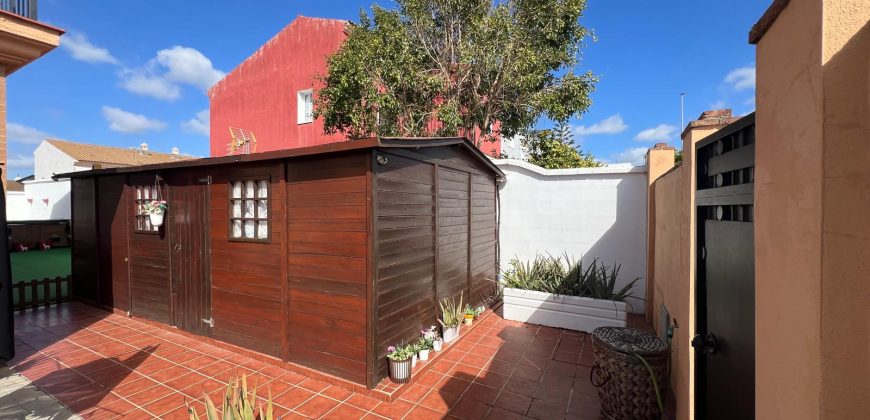 CHALET EN LOS MOLARES