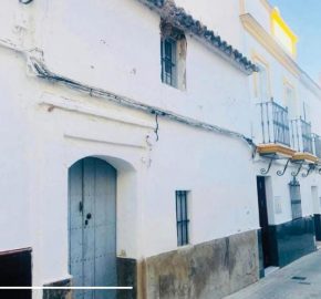 MAGNIFICA CASA EN CALLE COLON