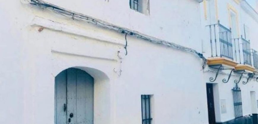 MAGNIFICA CASA EN CALLE COLON