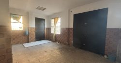 Local comercial en venta de 96 m², situado a escasos metros del metro de Barrio Alto, en San Juan de Aznalfarache.