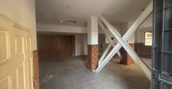 Local comercial en venta de 96 m², situado a escasos metros del metro de Barrio Alto, en San Juan de Aznalfarache.