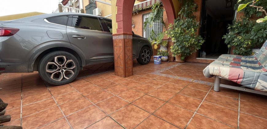 ESPECTACULAR CHALET EN VENTA EN PLENO CORAZÓN DE SANTIPONCE