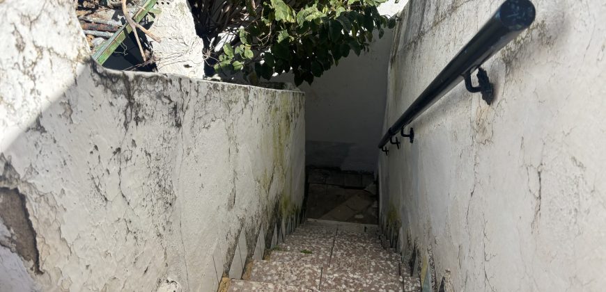 MAGNÍFICA VIVIENDA DE ORIGEN EN VENTA EN BARRIADA MALLORCA, CAMAS