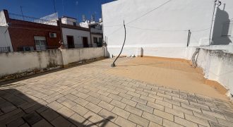 MAGNÍFICA VIVIENDA DE ORIGEN EN VENTA EN BARRIADA MALLORCA, CAMAS