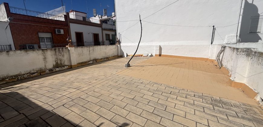 MAGNÍFICA VIVIENDA DE ORIGEN EN VENTA EN BARRIADA MALLORCA, CAMAS