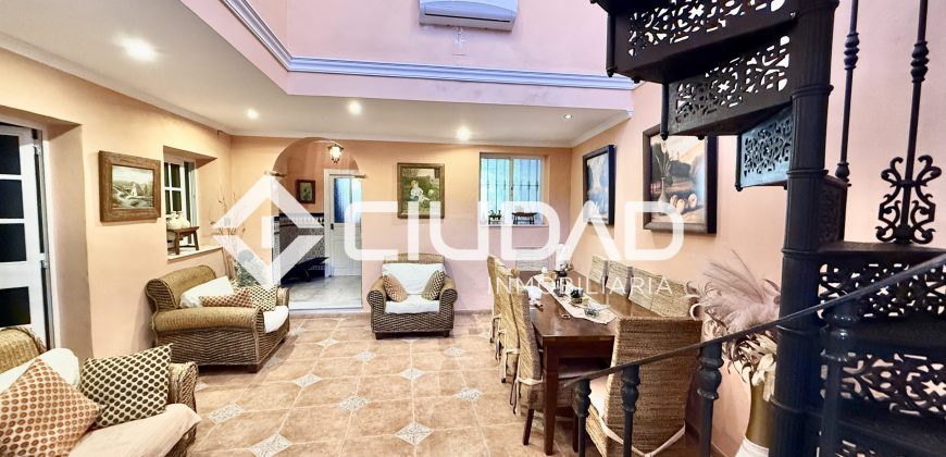 Casa de dos plantas en venta – Zona Campo Fútbol / Mantillo, Lebrija