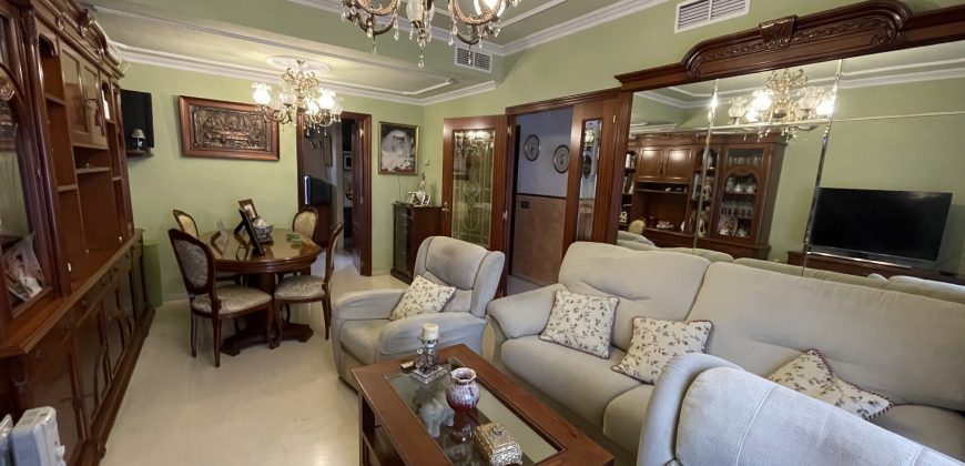 ESPECTACULAR CHALET EN VENTA EN PLENO CORAZÓN DE SANTIPONCE