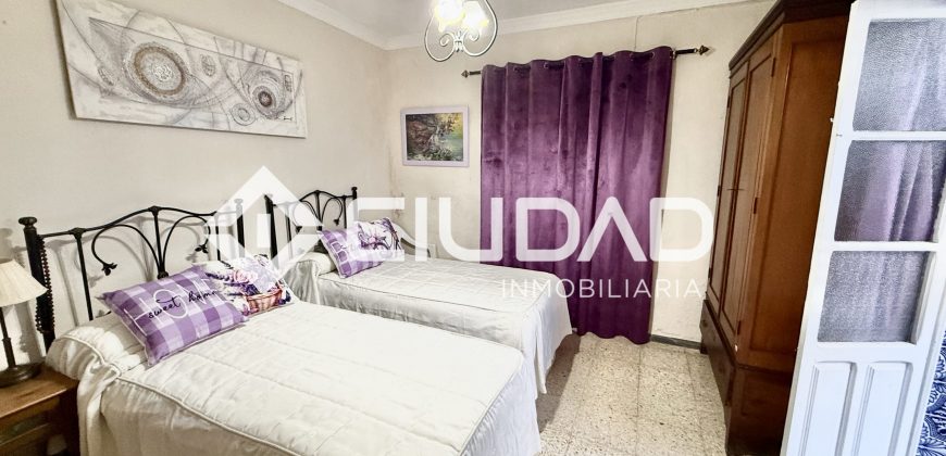 Casa de dos plantas en venta – Zona Campo Fútbol / Mantillo, Lebrija