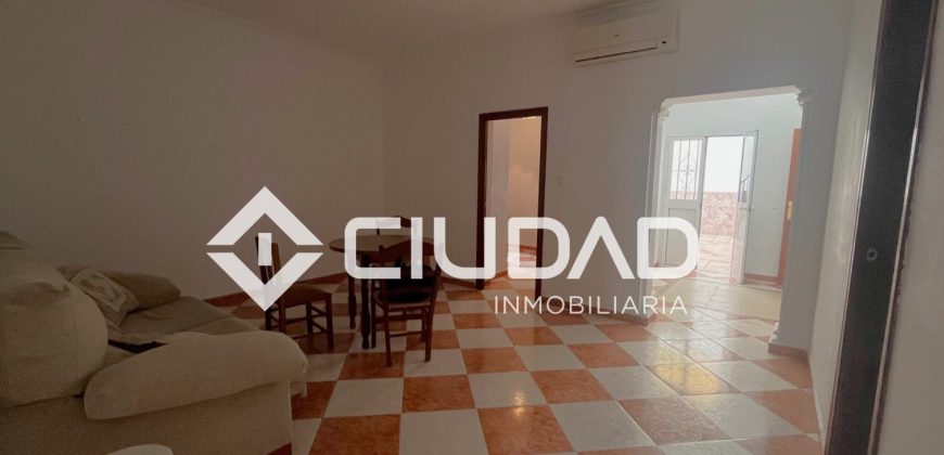 Casa en planta baja en zona tranquila, Bda. del Torres, Lebrija