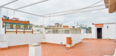 SE VENDE ESPECTACULAR CHALET ADOSADO EN BARRIADA MALLORCA, CAMAS