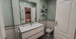 SE VENDE ESPECTACULAR CHALET ADOSADO EN BARRIADA MALLORCA, CAMAS