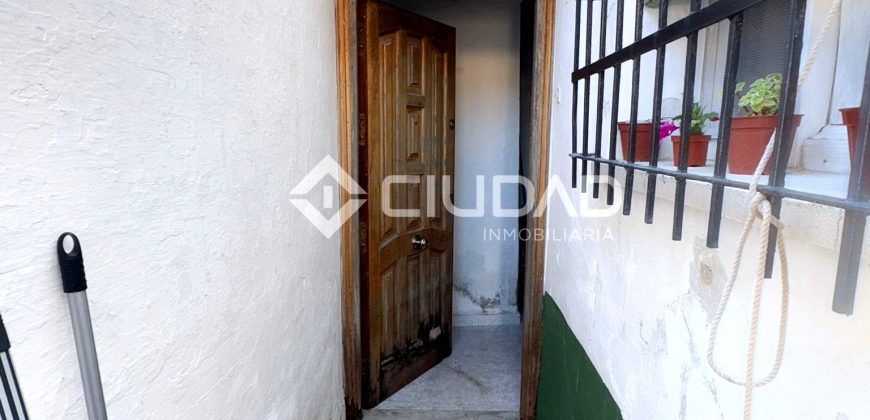 Casa de pueblo a reformar junto Av. Las Piletas