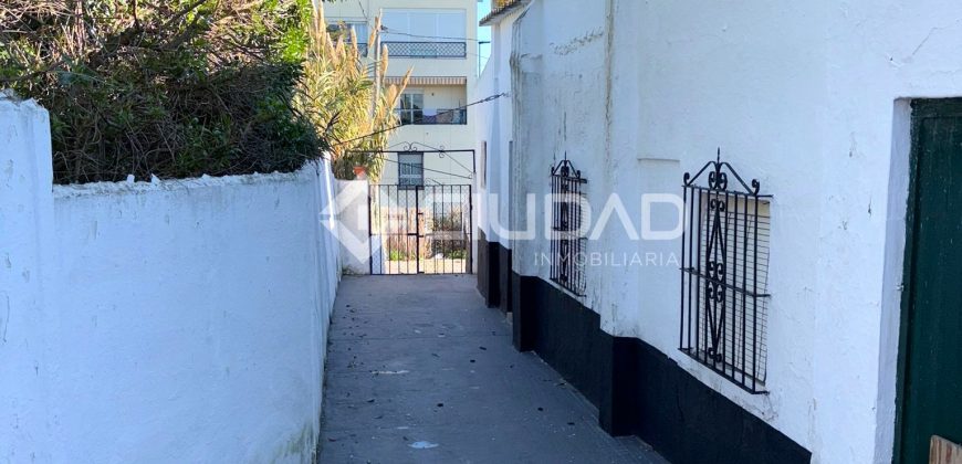 Casa de pueblo a reformar junto Av. Las Piletas