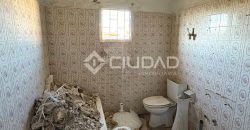 Casa de pueblo a reformar junto Av. Las Piletas