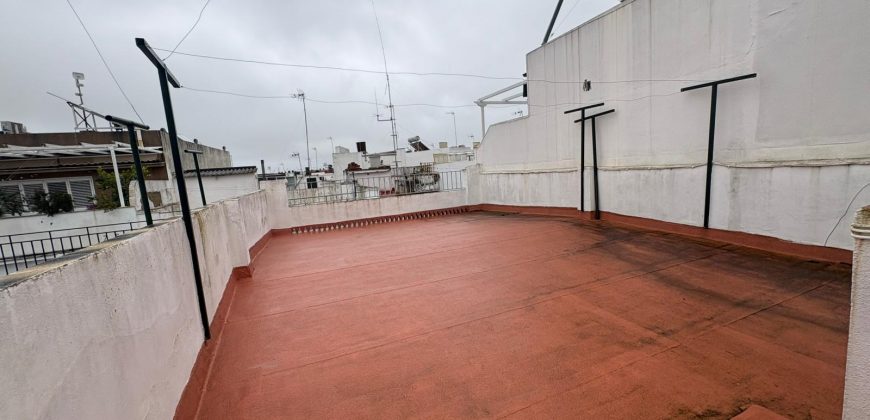 ESPECTACULAR VIVIENDA CÉNTRICA PARA ENTRAR A VIVIR