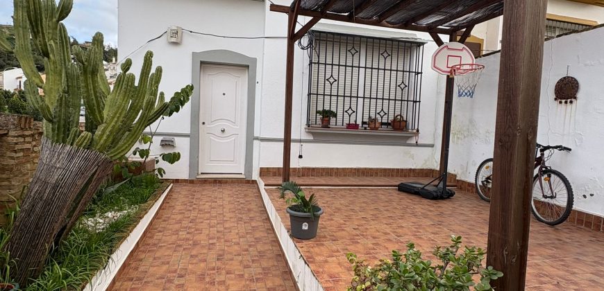 MAGNIFICA CASA EN VENTA. CALLE GOYA. MORON DE LA FRONTERA