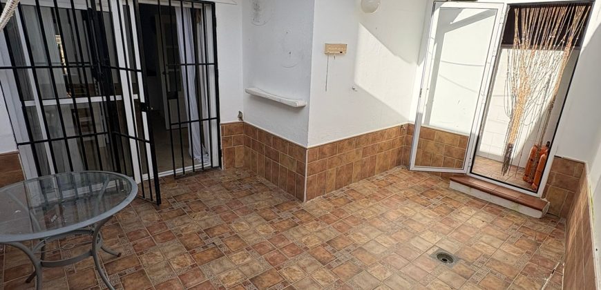 MAGNIFICA CASA EN VENTA. CALLE GOYA. MORON DE LA FRONTERA