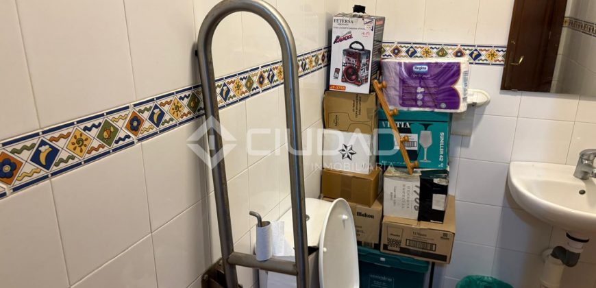 Local comercial en funcionamiento como Bar – Tasca