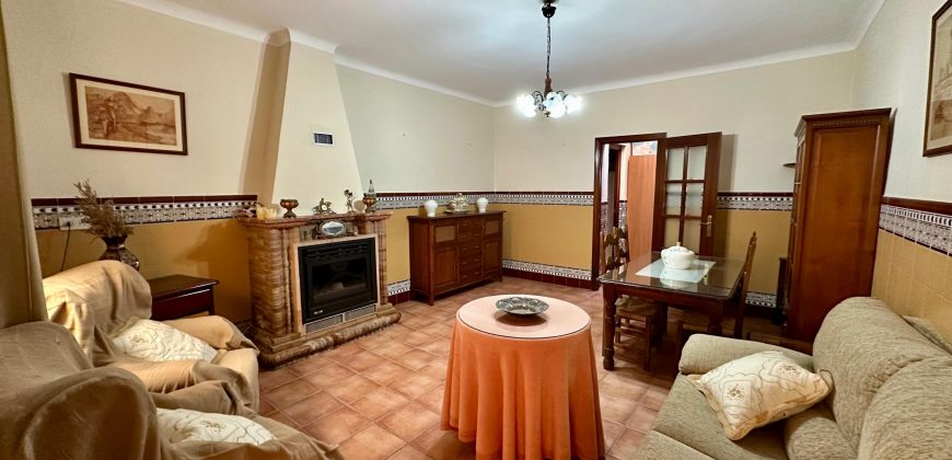 ¡MAGNIFICA VIVIENDA DE DOS PLANTAS PARA ENTRAR A VIVIR!