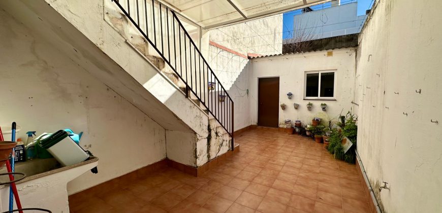 ¡MAGNIFICA VIVIENDA DE DOS PLANTAS PARA ENTRAR A VIVIR!