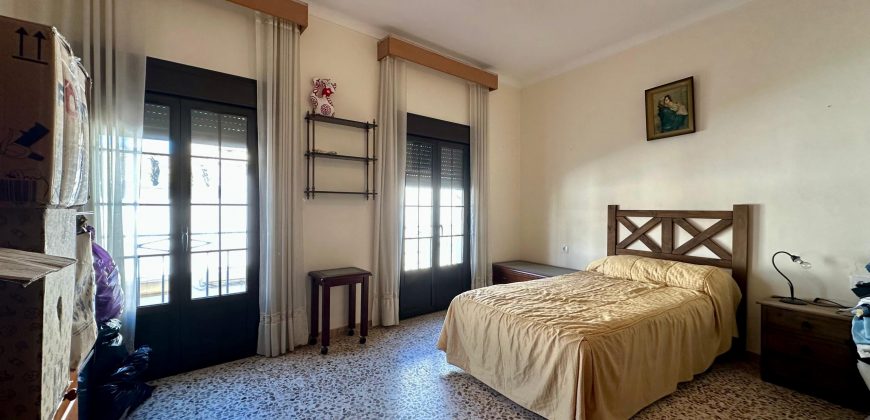 ¡MAGNIFICA VIVIENDA DE DOS PLANTAS PARA ENTRAR A VIVIR!