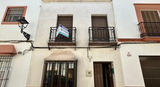 ¡MAGNIFICA VIVIENDA DE DOS PLANTAS PARA ENTRAR A VIVIR!